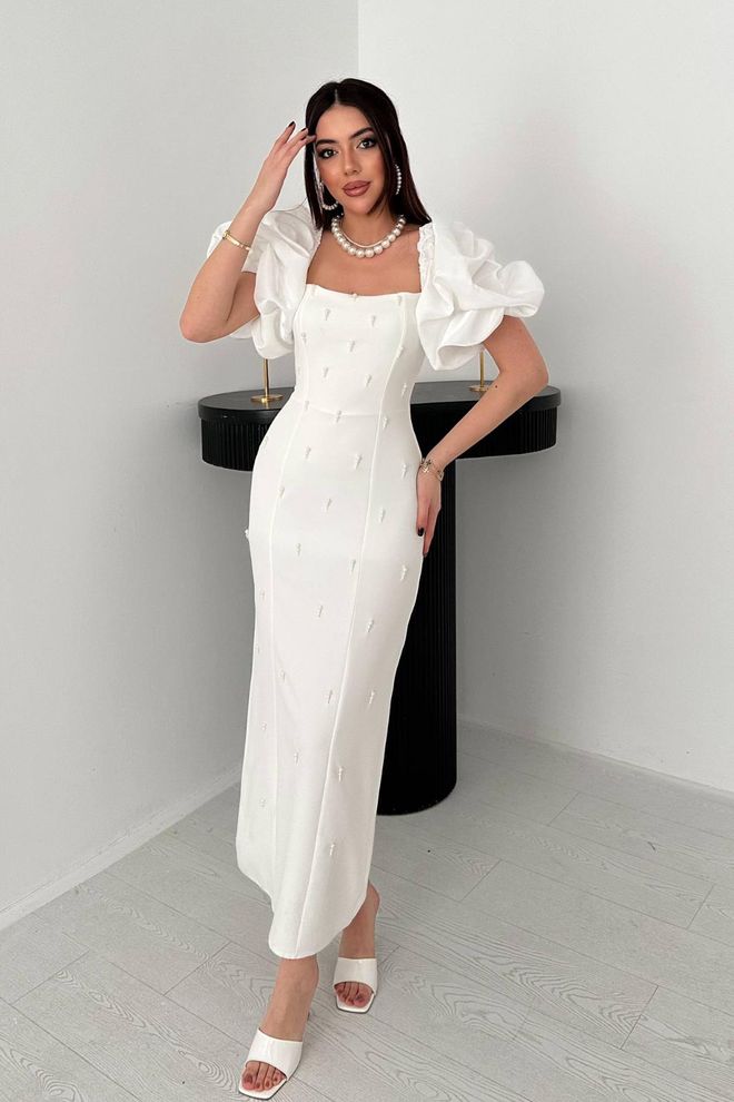 Robe blanche perlée