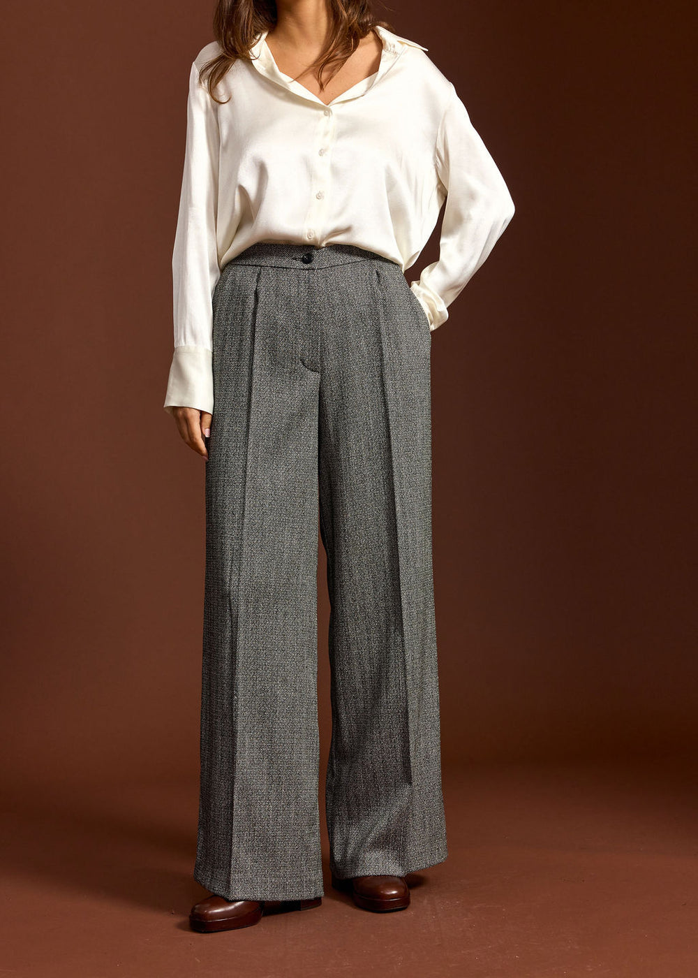 PANTALON À PINCES MATT CHEVRONS