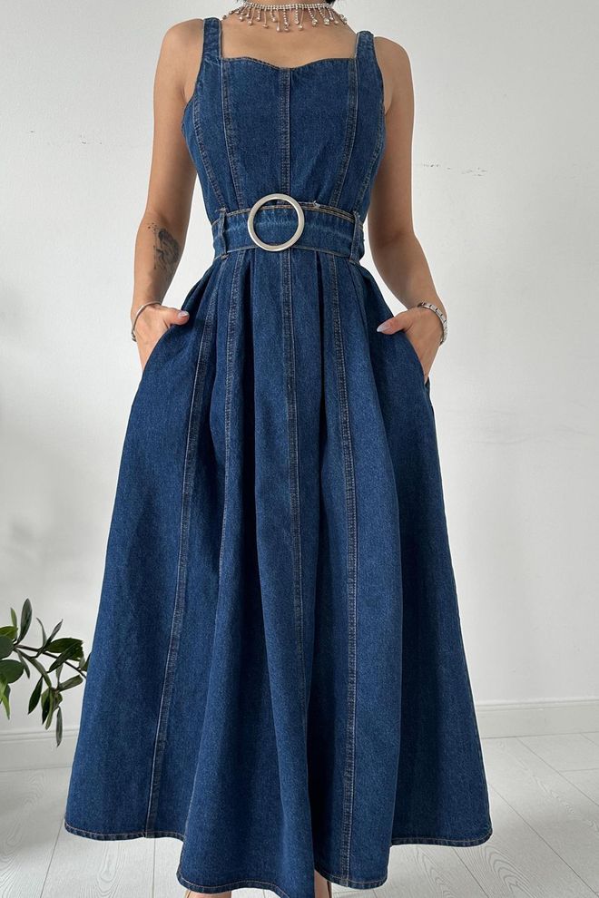 Robe en jeans à bretelles ceinture à boucles