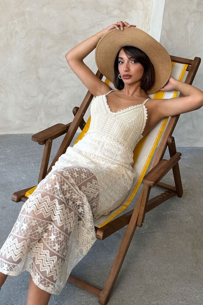 Robe dentelle à bretelle