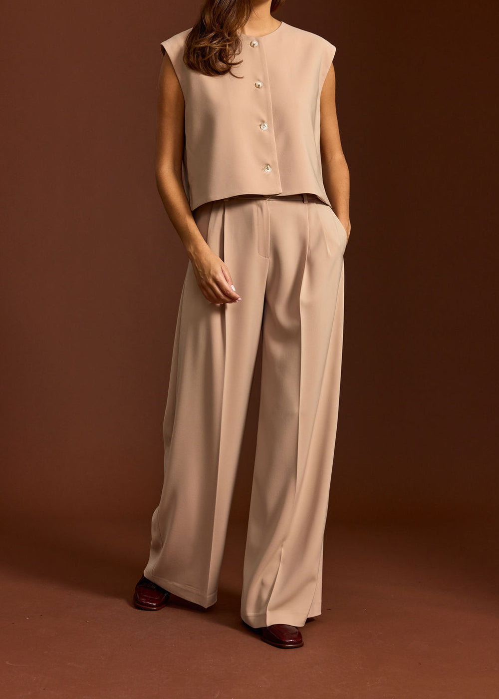 PANTALON FLUIDE À PINCES MATTI CAMEL