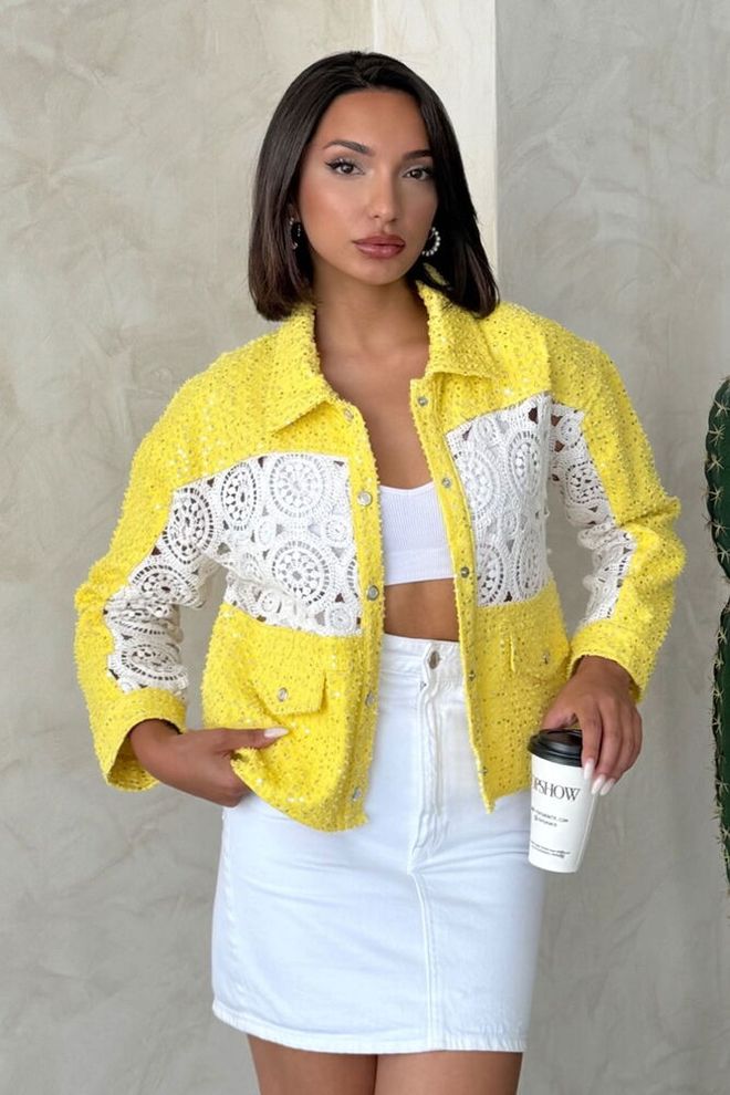 Veste dentellée et paillettée
