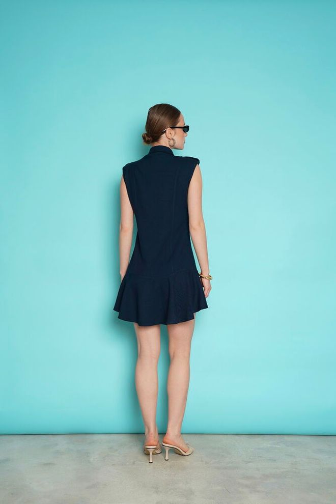 Robe courte avec Encolure Échancrée Et Manches Mancherons
