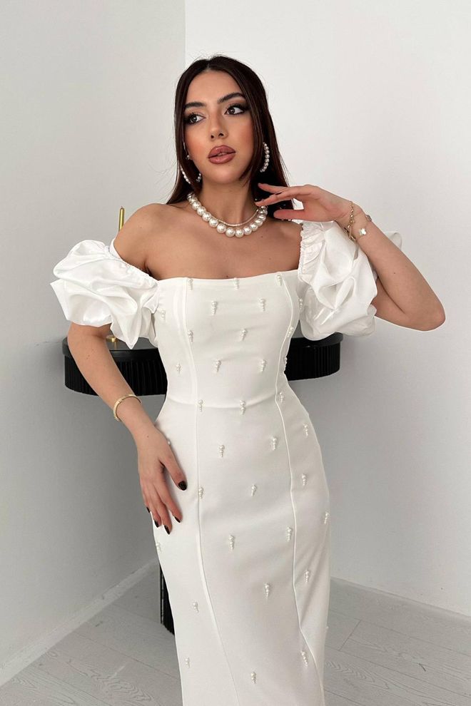 Robe blanche perlée