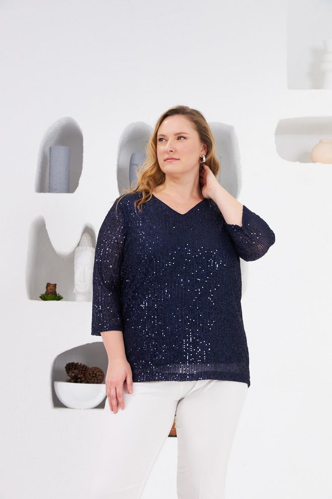 Blouse sequins