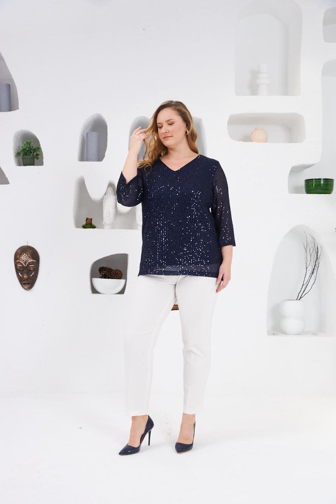 Blouse sequins