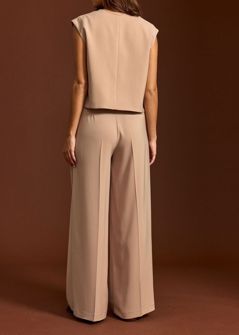 GILET COURT BIANCO CAMEL
178 €