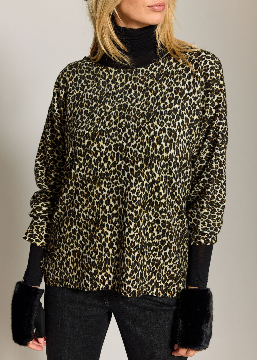 PULL LEOPARD COYOTE WILD