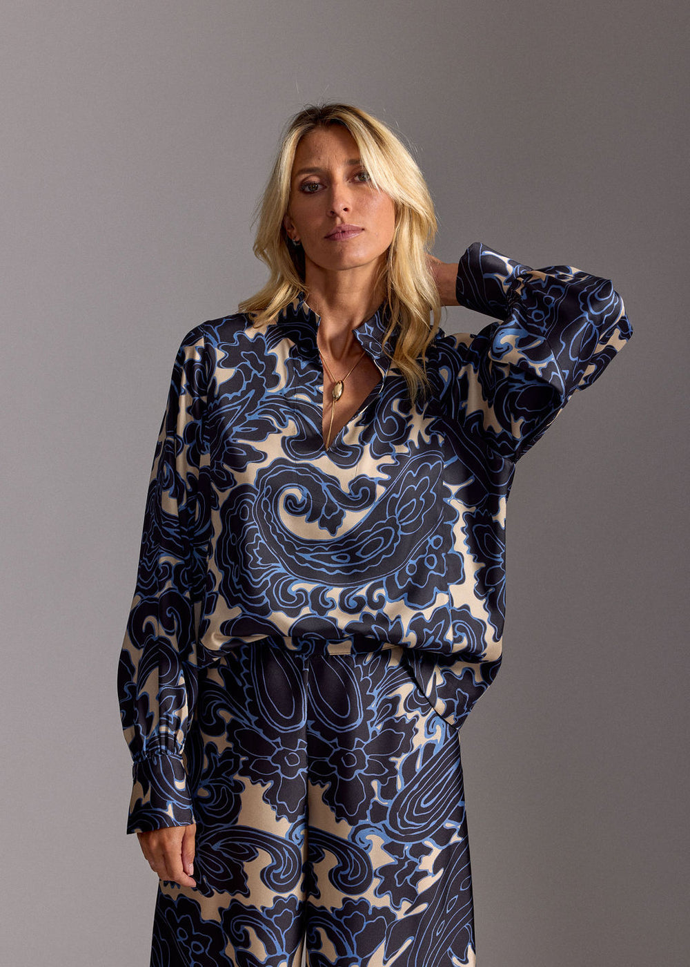CHEMISE AMPLE IMPRIMÉE LOV BLEU – COL MAO FLUIDE EN VISCOSE | LAUREN VIDAL