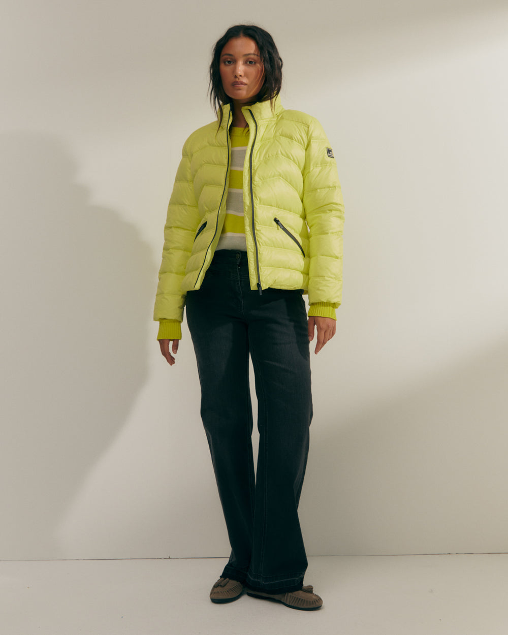Doudoune courte femme avec zip et capuche